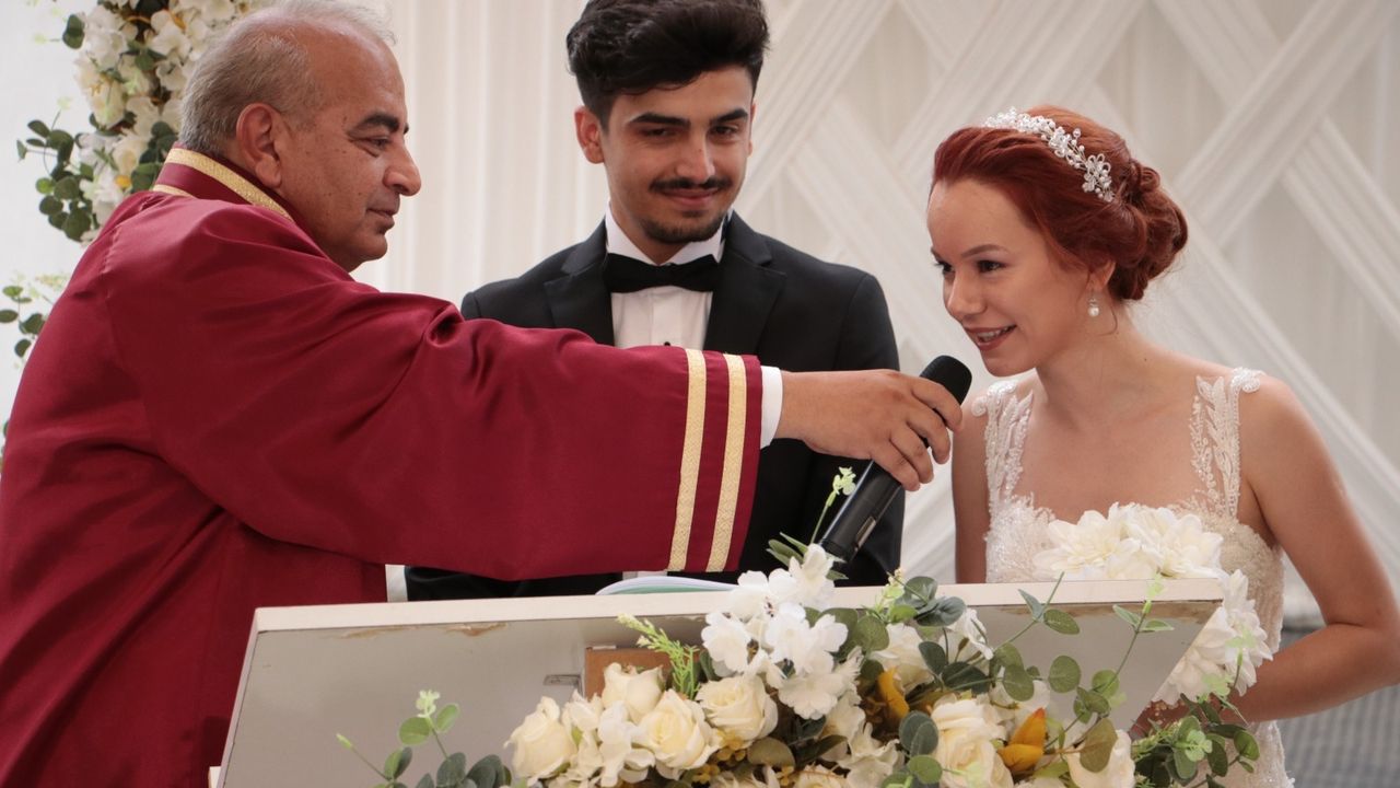 Bozkurt, kızının nikahını kıydı