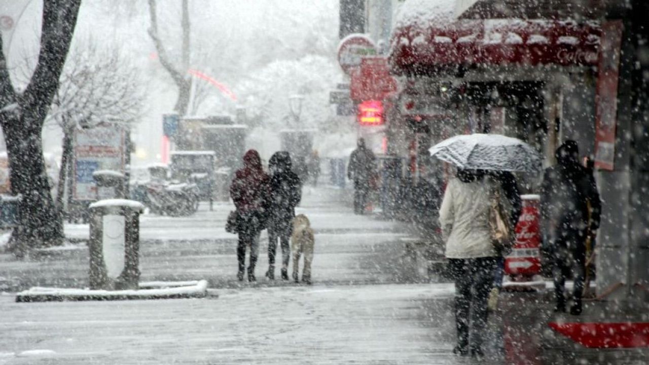 Meteoroloji'den 20 kente 'sarı' ve 'turuncu' alarm: Sağanak, kar, fırtına...