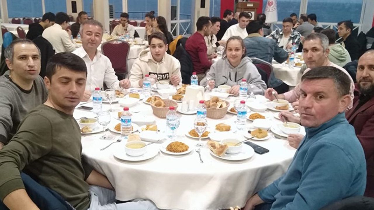 Futbol Hakemi ve Gözlemciler iftar yemeğinde buluştu…