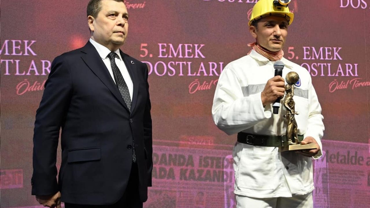 Türk Metal'den Kahraman Madencilere jest...