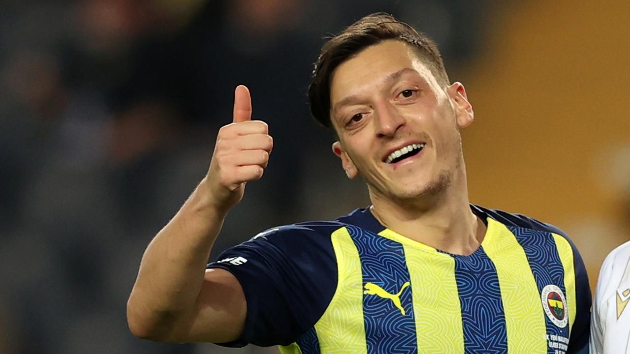 Siyasette Mesut Özil sürprizi...