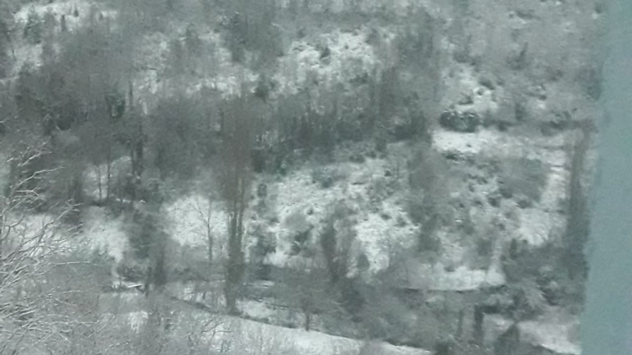 Kar kapıya dayandı... Tepeler beyaza büründü