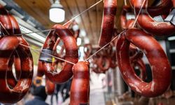 Sucuk diye boya yedirmişler