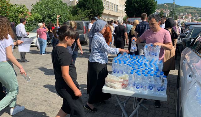 Belediye ekipleri, YKS öğrencilerinin hizmetinde...