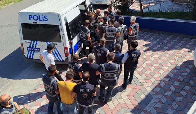 Fuhuş operasyonunda 8 kişi tutuklandı