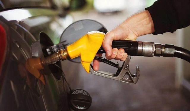 Petrol fiyatları düştü, benzine indirim geliyor