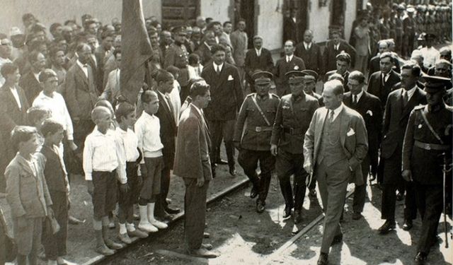 Atatürk'ün Ankara’ya gelişini kutladı