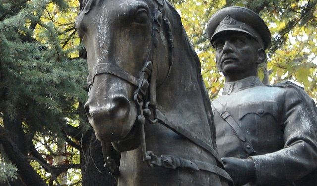 İsmet İnönü heykeline saldıran şahıs alkollü çıktı