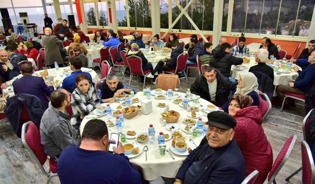 Engelli vatandaşlar, iftar yemeğinde buluştu
