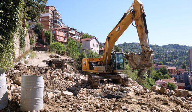 Hastane yolu en kısa sürede açılacak