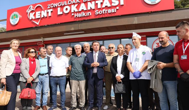 "Vatandaş odaklı hizmetlere devam!"