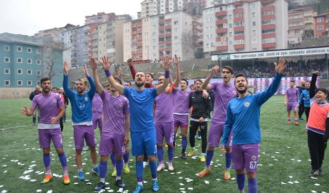 Ereğli Belediyespor namağlup şampiyonluğa koşuyor...