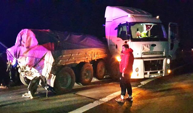 Zonguldak plakalı TIR'a arkadan çarptı: 4 yaralı!..