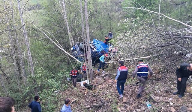 Cezaevi aracı şarampole uçtu: 2 asker şehit oldu...