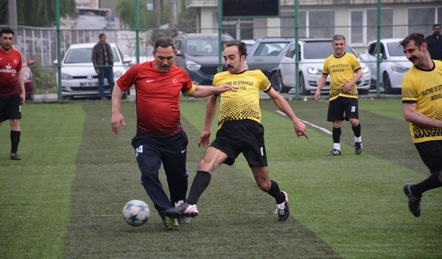 Personeliyle futbol turnuvası düzenledi...