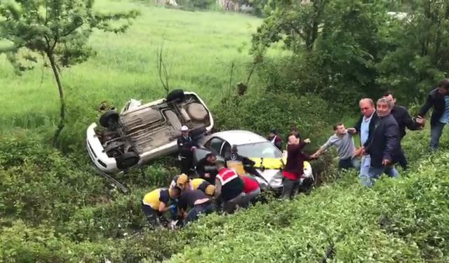 Kaza yapan araca yardım edenlere de araç çarptı!..