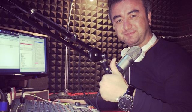  Siyaset Gündemi programı Radyo Kulüpte başlıyor