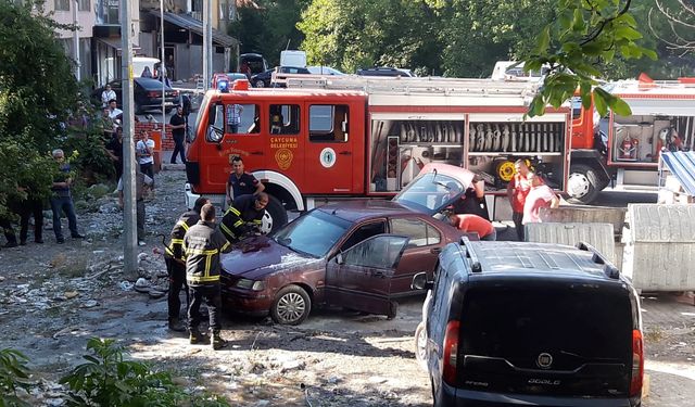 Park halindeki otomobil alev alev yandı!..