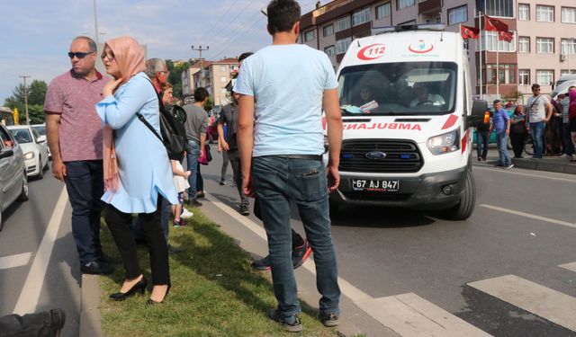 Otomobilin çarptığı yaşlı kadın yaralandı...