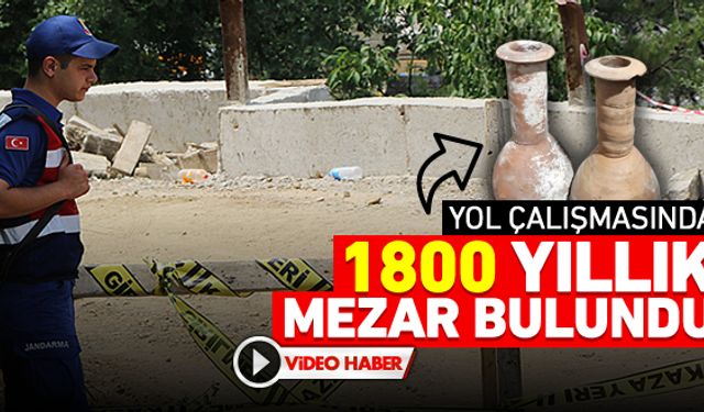 Karabükün Yenice ilçesinde belediye ekiplerinin yol genişletme çalışmaları kapsamında bin 800 yıllık taş sandık mezar çıktı