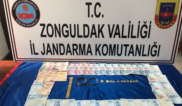 Kuyumcuya sahte altın satarken yakalandılar!..