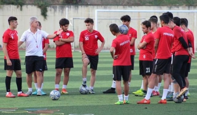 Futbol oynadığı takıma yıllar sonra antrenör oldu...