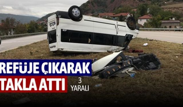 Karabükte meydana gelen trafik kazasında sürücünün direksiyon hakimiyetini kaybetmesi sonucu takla atan minibüsteki 3 kişi yaralandı