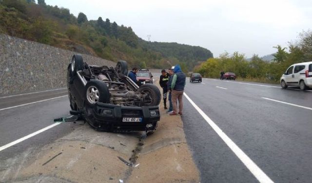 Ereğli yolunda son model Jeep takla attı: 2 yaralı!..