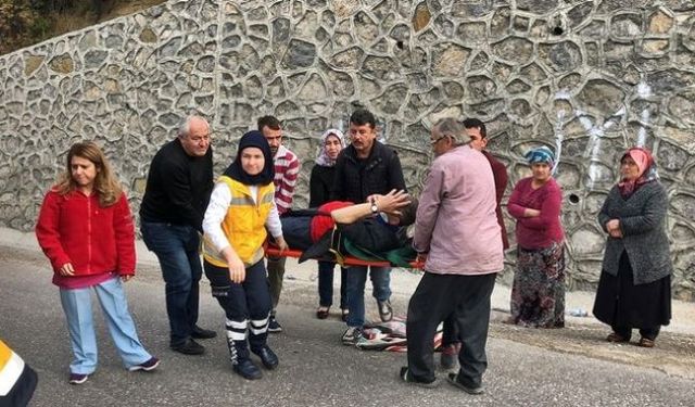 Karşıdan karşıya geçen yaşlı adama otomobil çarptı!..