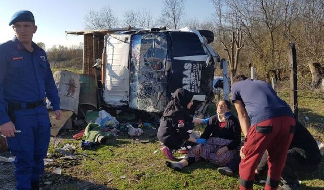 Ölüm kavşağında kaza: 1'i çocuk 4 yaralı!..