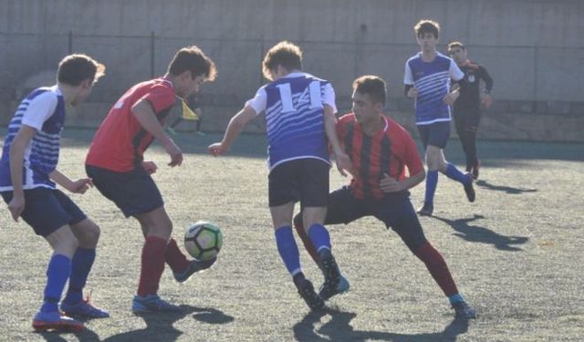 Gençlik şöleni futbol turnuvası başladı...