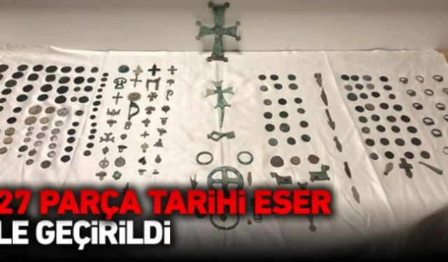 Tarihi eser kaçakçılığı yapacağı belirlenen 2 kişinin otomobilinde yapılan aramada, 227 parça tarihi eser ele geçirildi