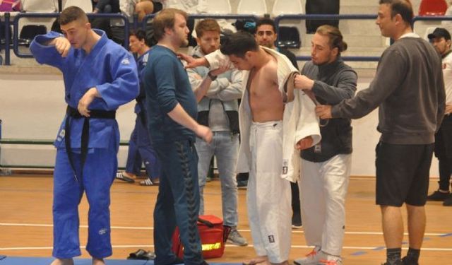 Azeri sporcunun müsabakada omuzu çıktı!..