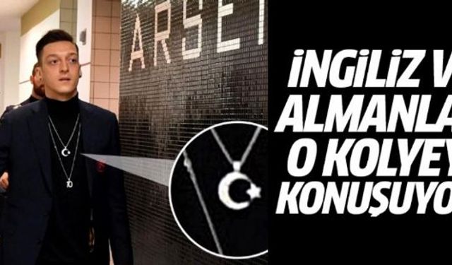 Arsenal forması giyen Zonguldaklı Mesut Özil'in taktığı ay yıldızlı kolye İngiliz basınının dikkatinden kaçmadı