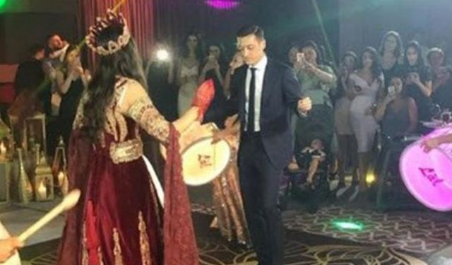 Mesut Özil'in kına gecesi sosyal medyayı salladı!..