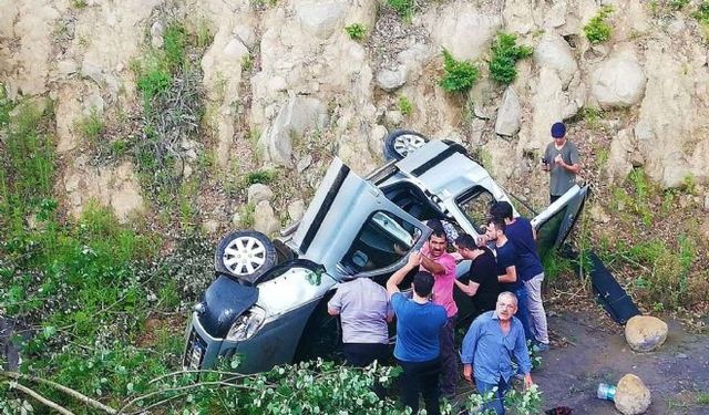 Şarampole uçan aracın şoförü şans eseri kurtuldu!..