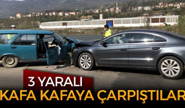 İki otomobilin kafa kafaya çarpışması sonucu meydana gelen trafik kazasında 3 kişi yaralandı