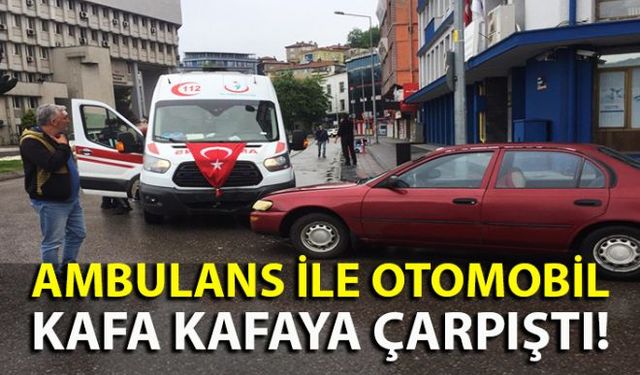 Zonguldakta ambulans ile otomobilin kafa kafaya çarpışması sonucu meydana gelen trafik kazasında otomobil sürücüsü yaralandı