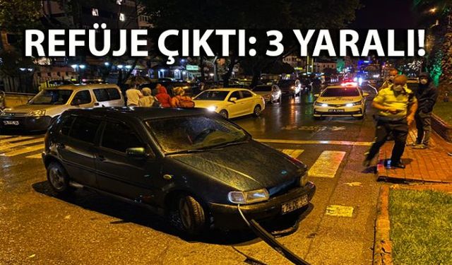 Zonguldakın Ereğli ilçesinde sürücüsünün direksiyon hakimiyetini kaybettiği otomobil refüje çarparak durabildi