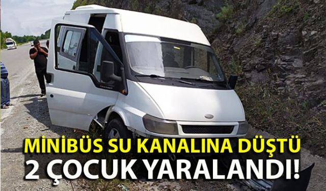 Zonguldakın Ereğli ilçesinde sürücüsünün el frenini çekmediği iddia edilen minibüs su kanalına düştü