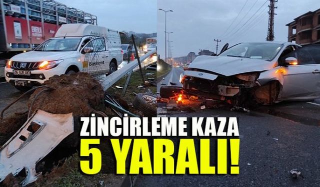 Zonguldakın Ereğli ilçesinde, 2 otomobil, iş makinesi ve motosikletin karıştığı zincirleme kazada 5 kişi yaralandı