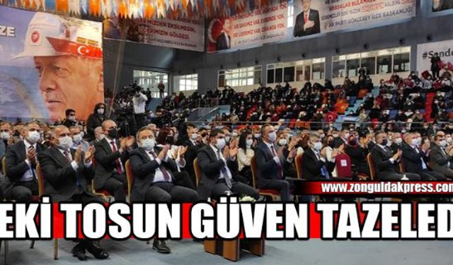 Cumhurbaşkanı Recep Tayyip Erdoğan'ın canlı video konferans ile bağlandığı AK Parti Zonguldak 7inci Olağan Kongresi Site Spor Salonu'nda yapıldı