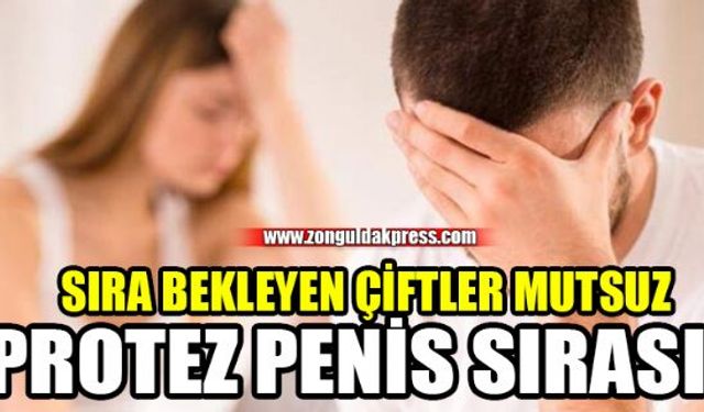 Zonguldak'ta protez penis taktırmak için sıraya giren erkekler sıranın kendilerine gelmesini bekliyor