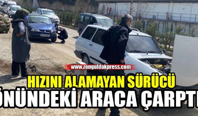 Zonguldak'ın Milli Egemenlik Caddesi üzerinde iki otomobil çarpıştı, kazada araçlarda maddi hasar meydana geldi