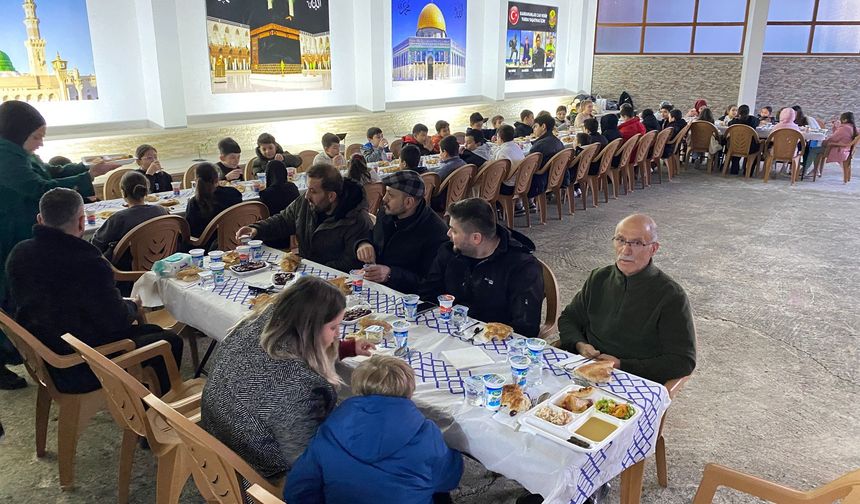 Öğrenciler iftar sofrasında bir araya geldi