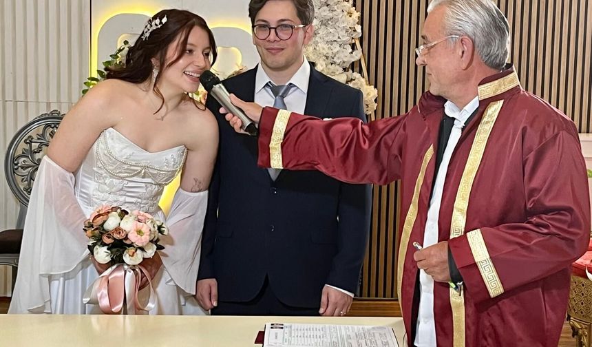 Sude ve Berkay mutluluğa imza attı…