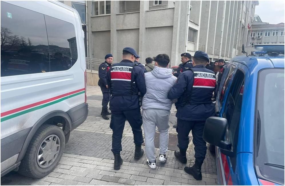 Dudak uçuklatan vurgun... 3'ü de tutuklandı