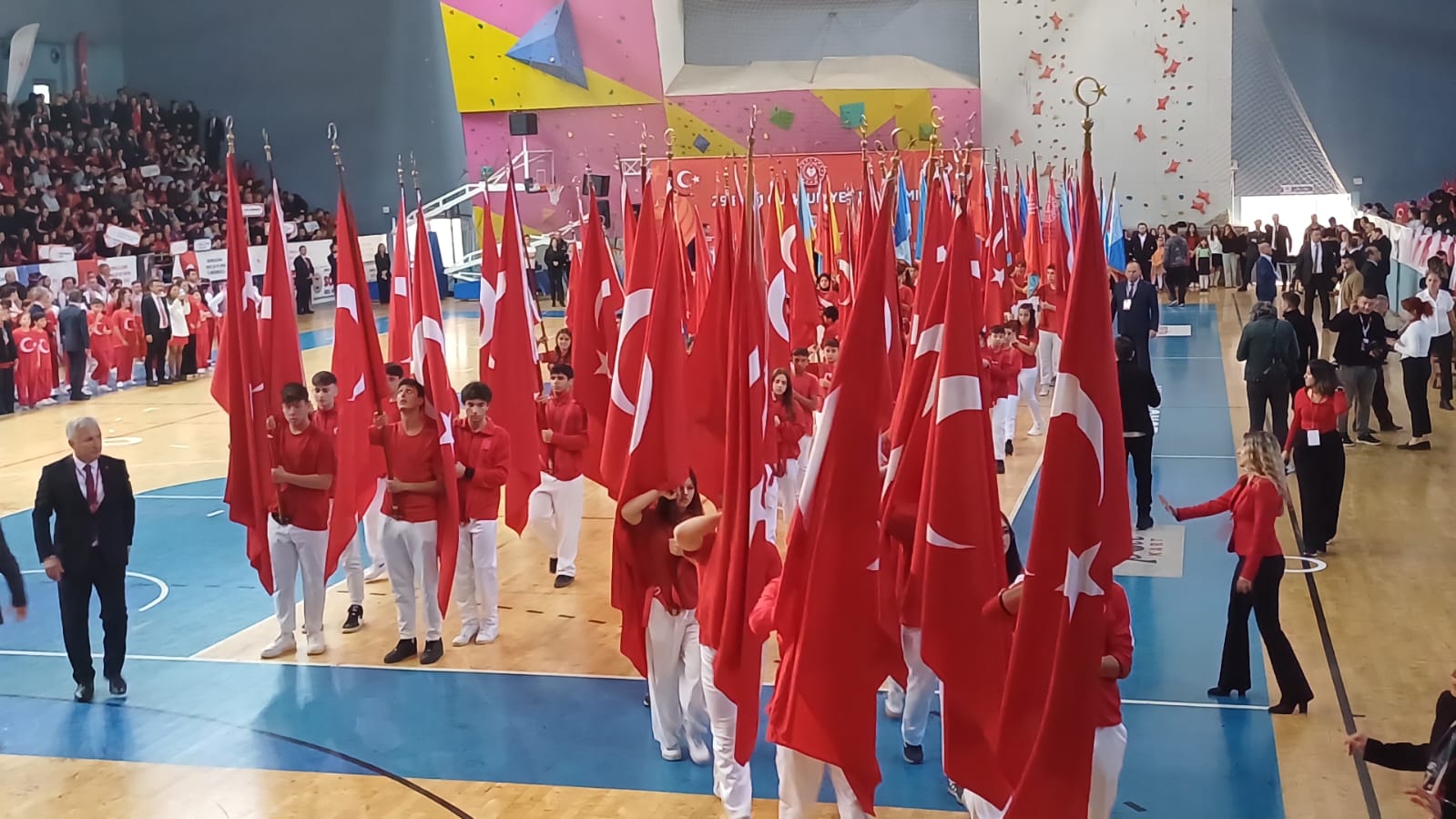 0F728383 D16E 412B B38F F77A555Af956