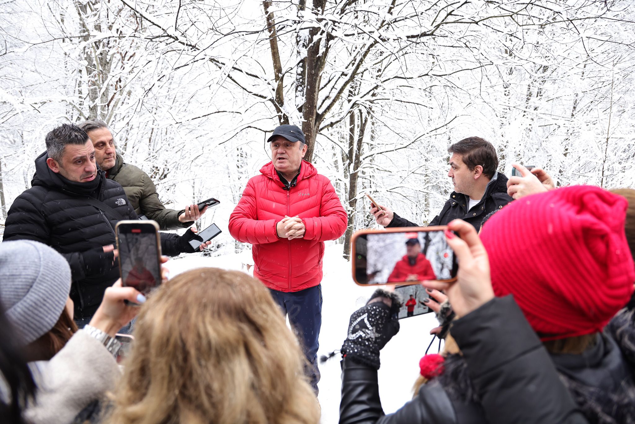 A95213E2 5161 40Bd 85Bf F551176Bfa4F