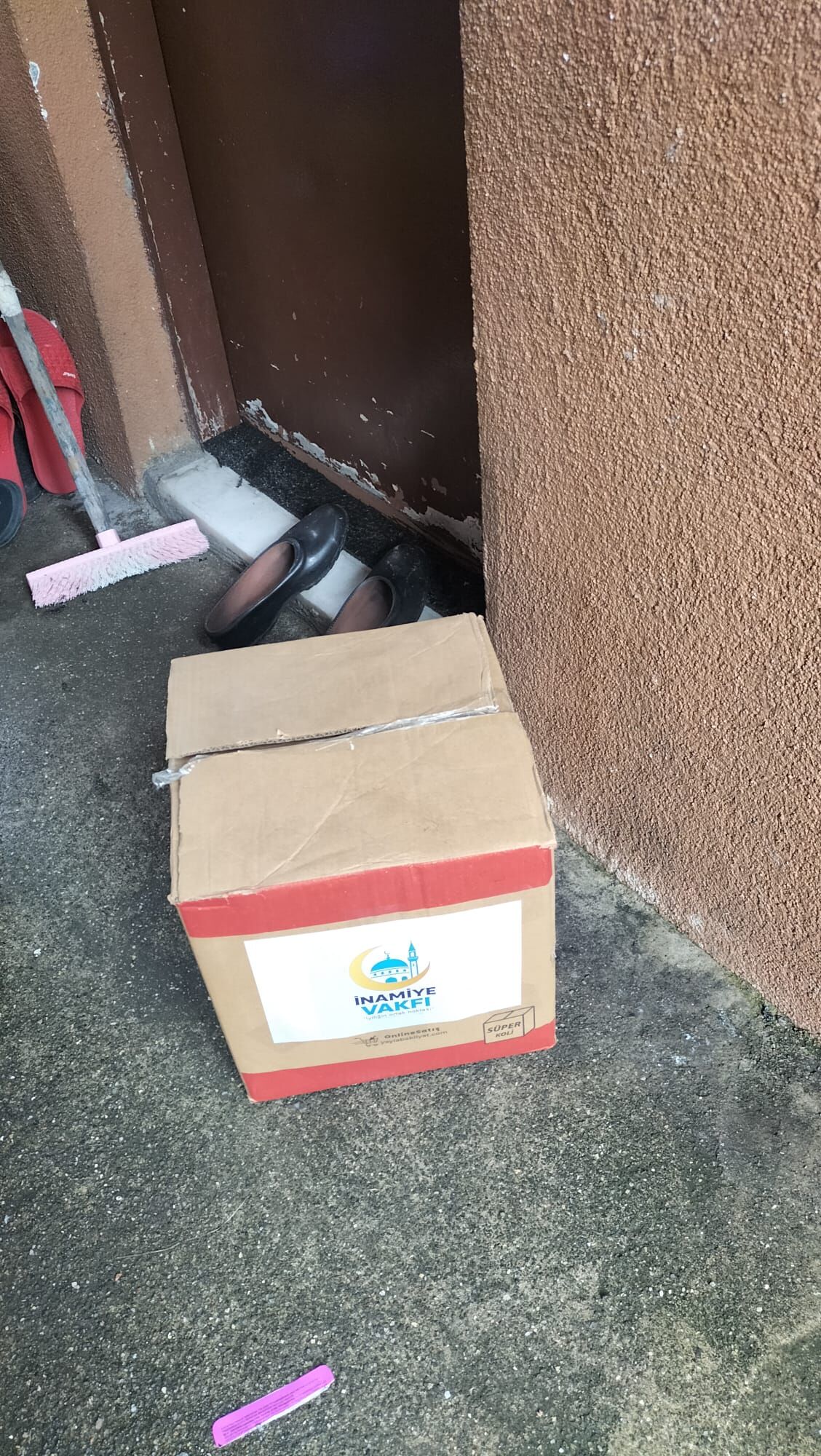 B9724B6F A7B6 40C1 A43E 53A1807E2A5E